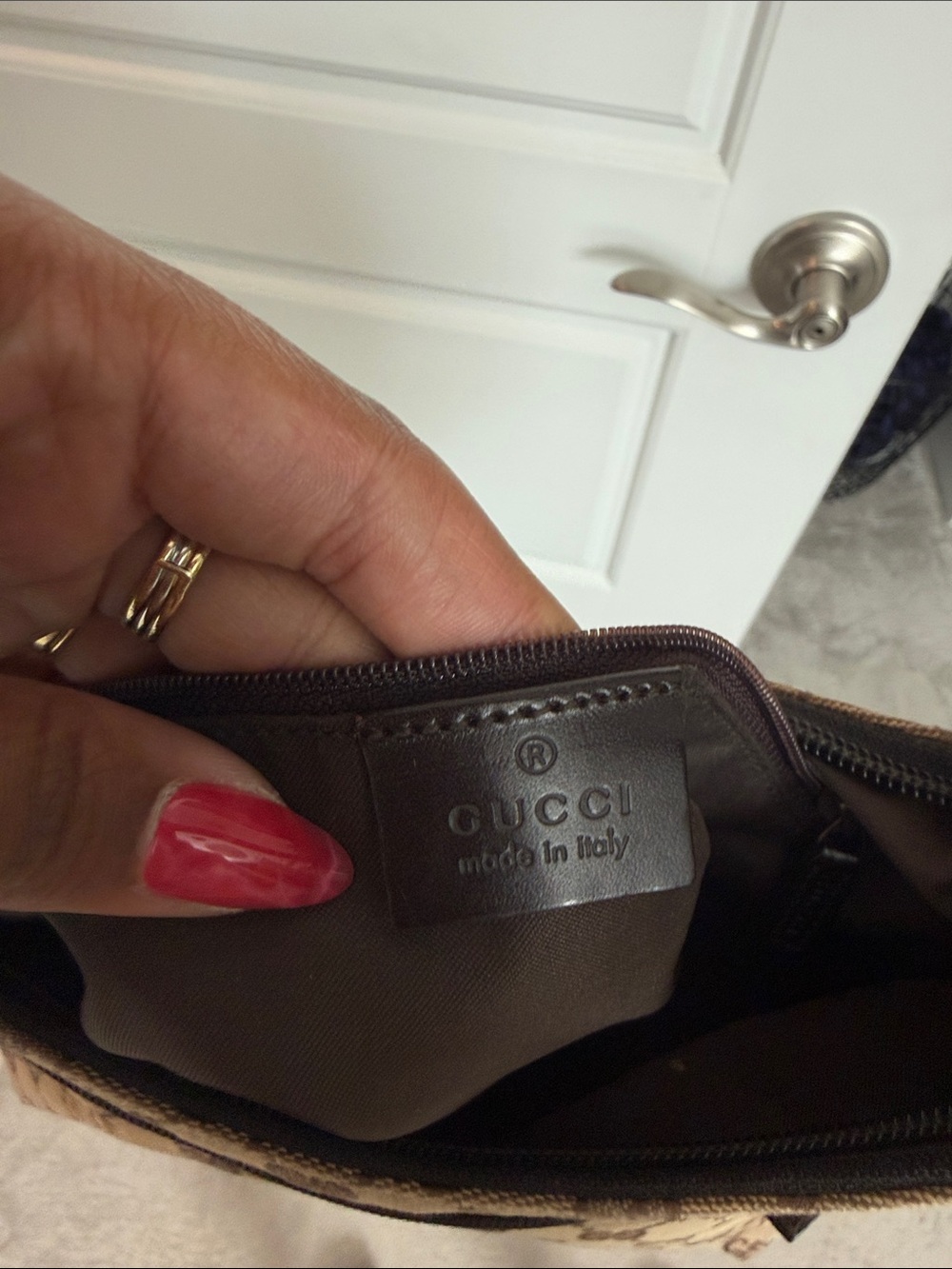 Gucci GG Canvas Shoulder Bag - Picture 9 of 10